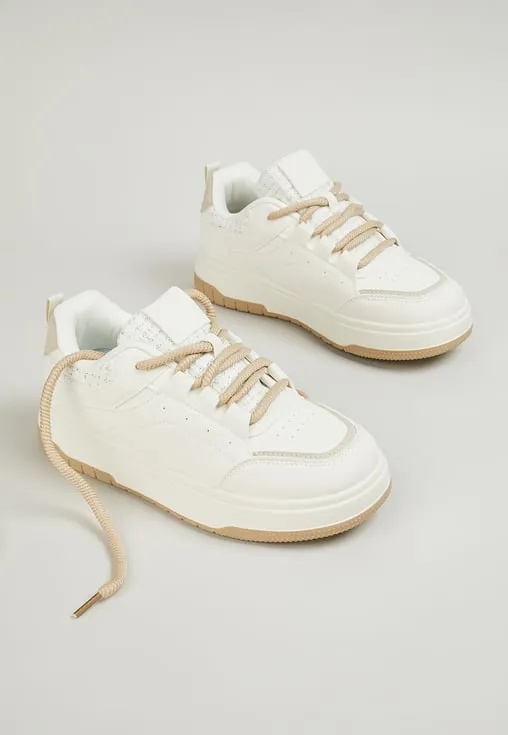 Off-White Low-Top Sneakers – Effortless Style Meets Everyday Comfort