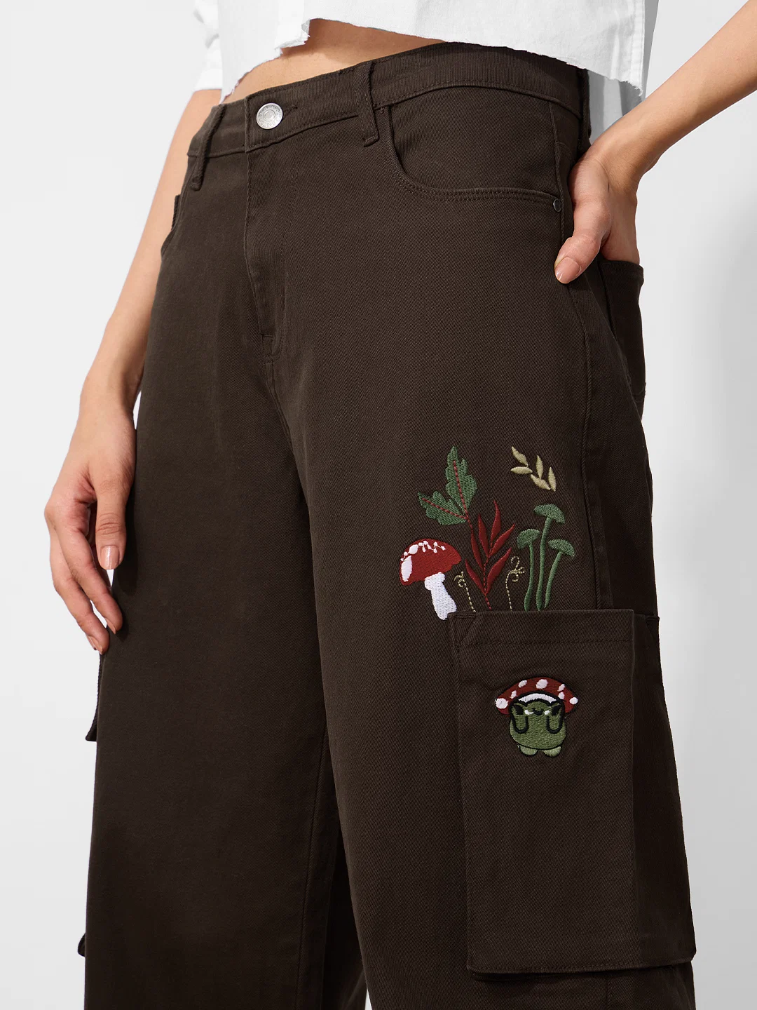 Brown Embroidered Cargo Jeans – A Smart Investment in Streetwear Equity - Image 3