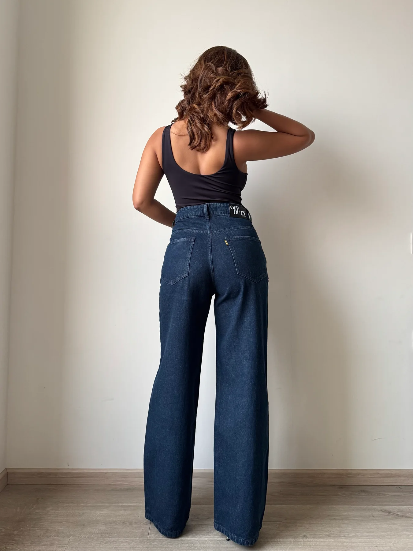 Midnight Indigo High-Waisted Wide-Leg Jeans – Classic Cool with a Contemporary Twist - Image 4