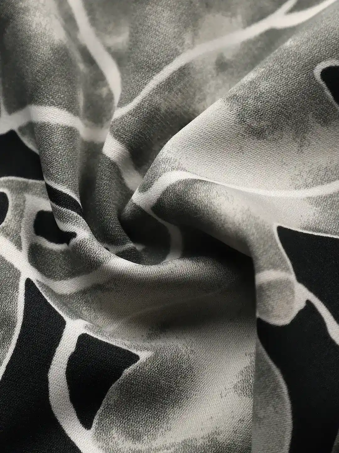 Manhattan Noir – Luxe Abstract Leaf Print Resort Shirt - Image 5