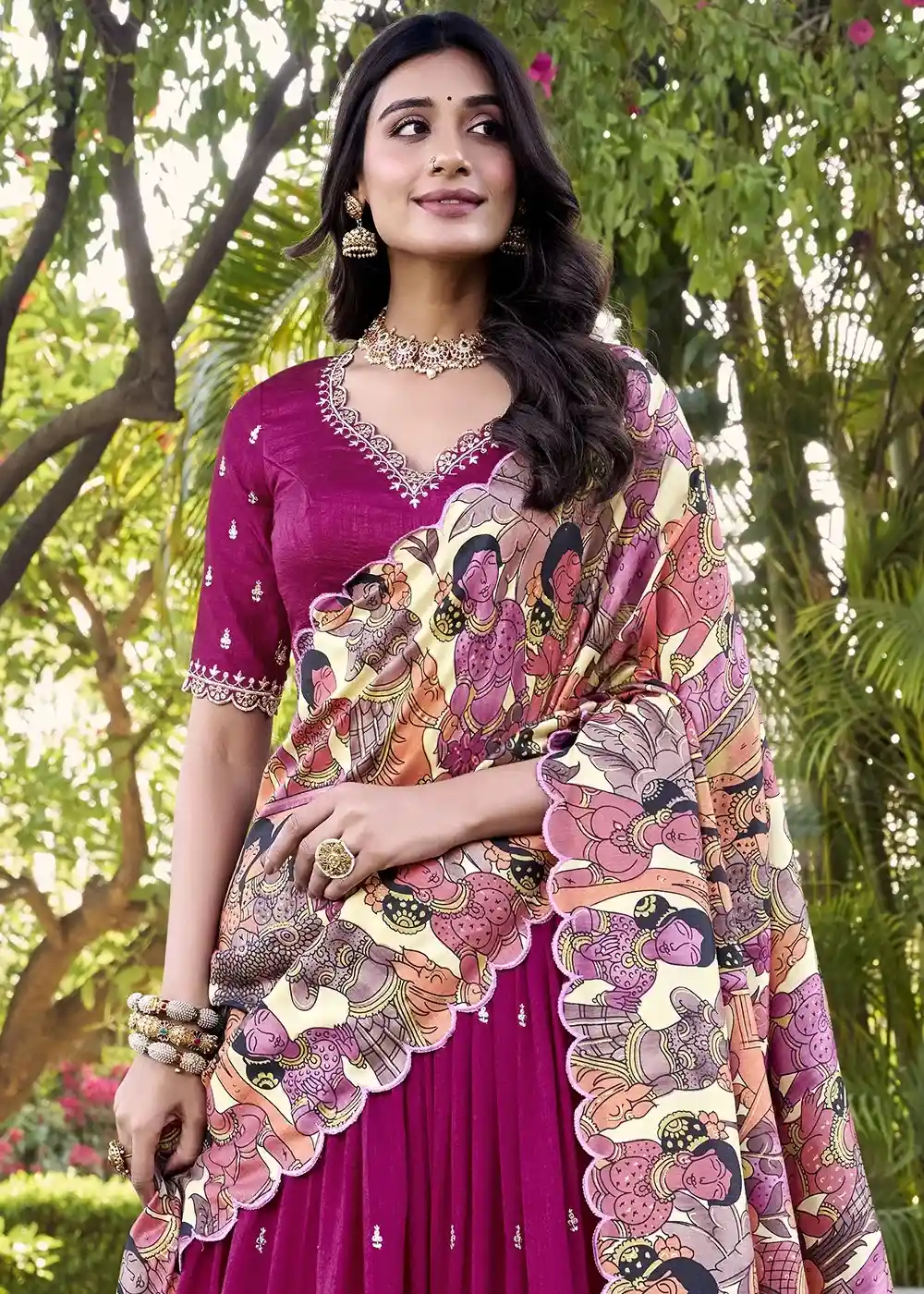 Elegant Magenta Chaniya Choli with Artistic Kalamkari Dupatta - Image 3