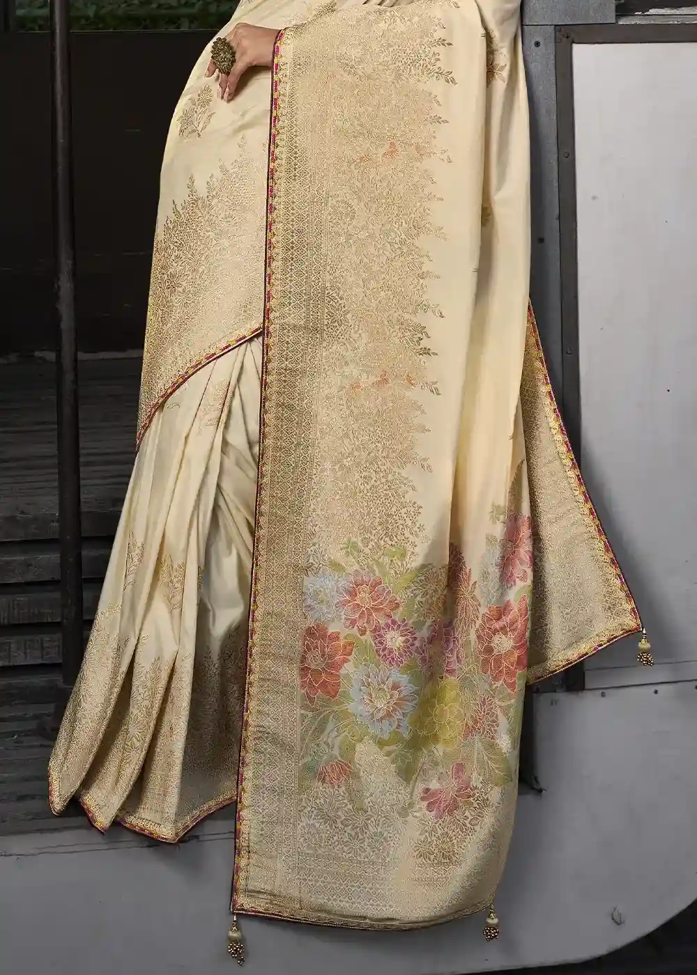 Cream & Maroon Zari Embroidered Silk Saree - Image 5