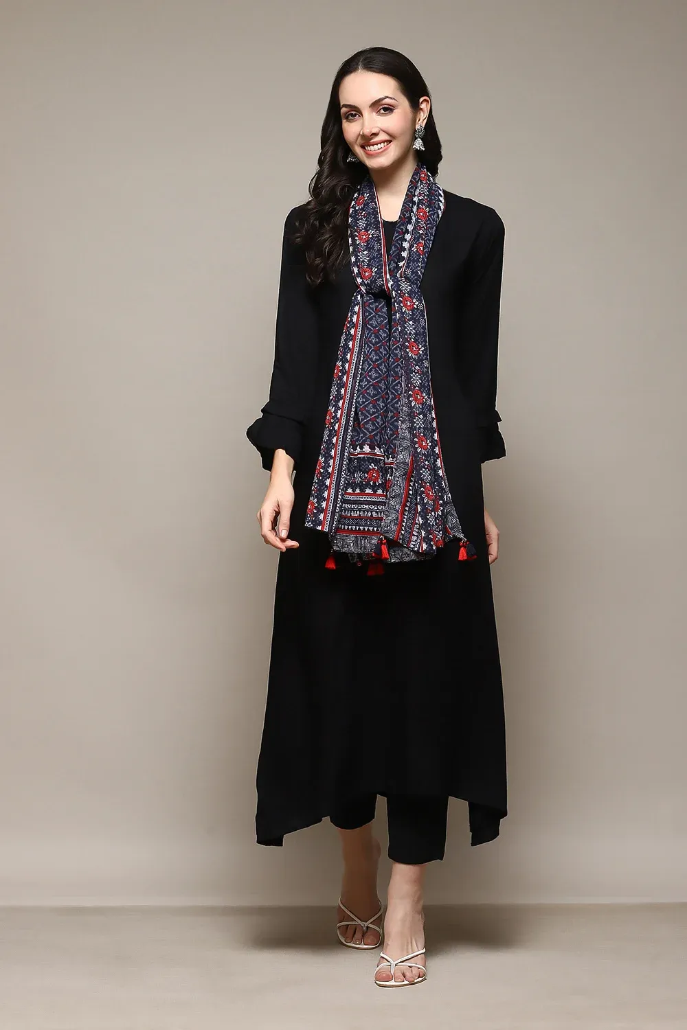 Elite Noir Luxe Kurta Set with Premium Ajrakh Print Dupatta - Image 2