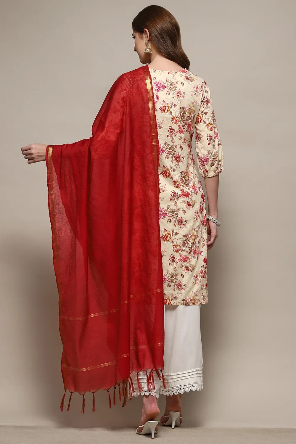 Regal Scarlet Heritage Dupatta – Luxurious Handwoven Charm with Gold Border Finish - Image 4
