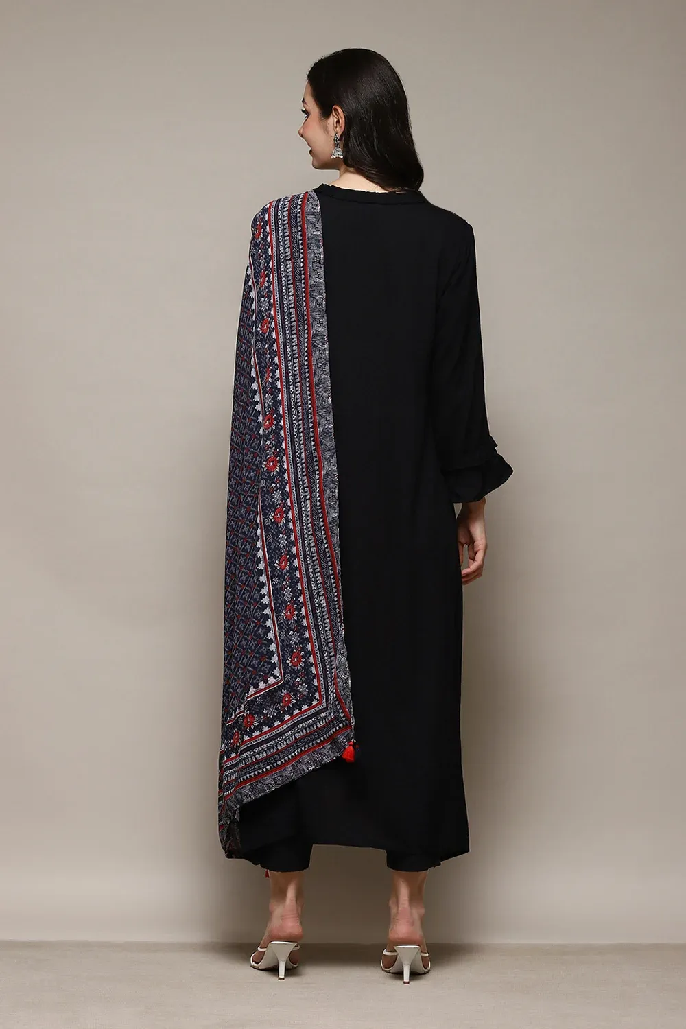 Elite Noir Luxe Kurta Set with Premium Ajrakh Print Dupatta - Image 4
