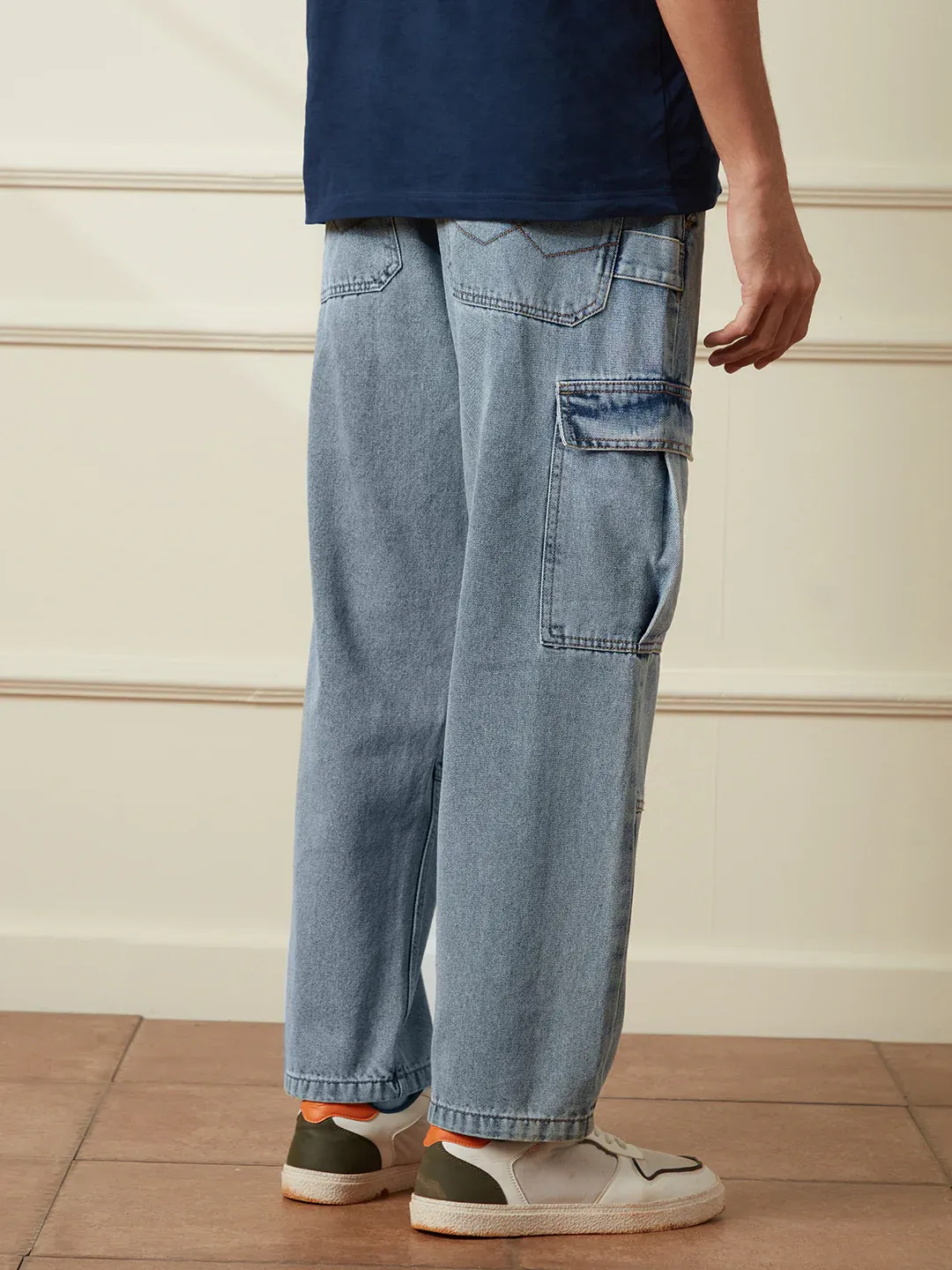 Urban Utility Cargo Jeans – Relaxed Fit Mid-Wash Denim - Image 4