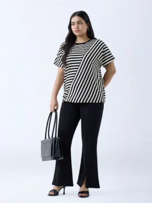 Women’s Black & Cream Diagonal Stripe Pattern T-Shirt