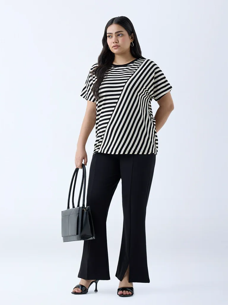 Women’s Black & Cream Diagonal Stripe Pattern T-Shirt