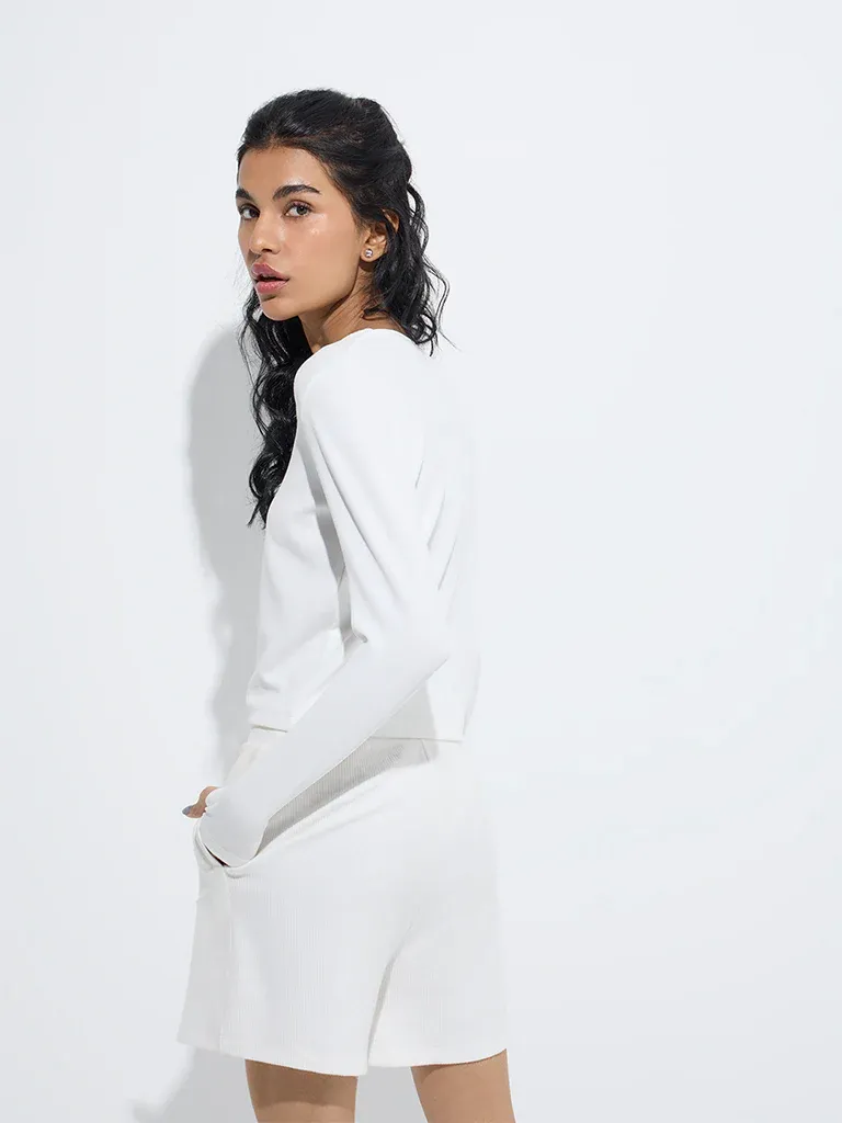 Women’s White Long-Sleeve V-Neck Knot Front Crop Top – Chic Minimalism with a Modern Twist - Image 2