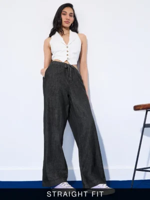 Straight-Fit Drawstring Pants – Where Comfort Meets Capital Style
