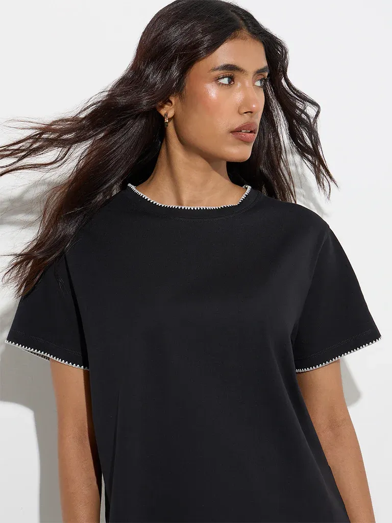 Women’s Black Contrast-Stitch Crew Neck T-Shirt - Image 3