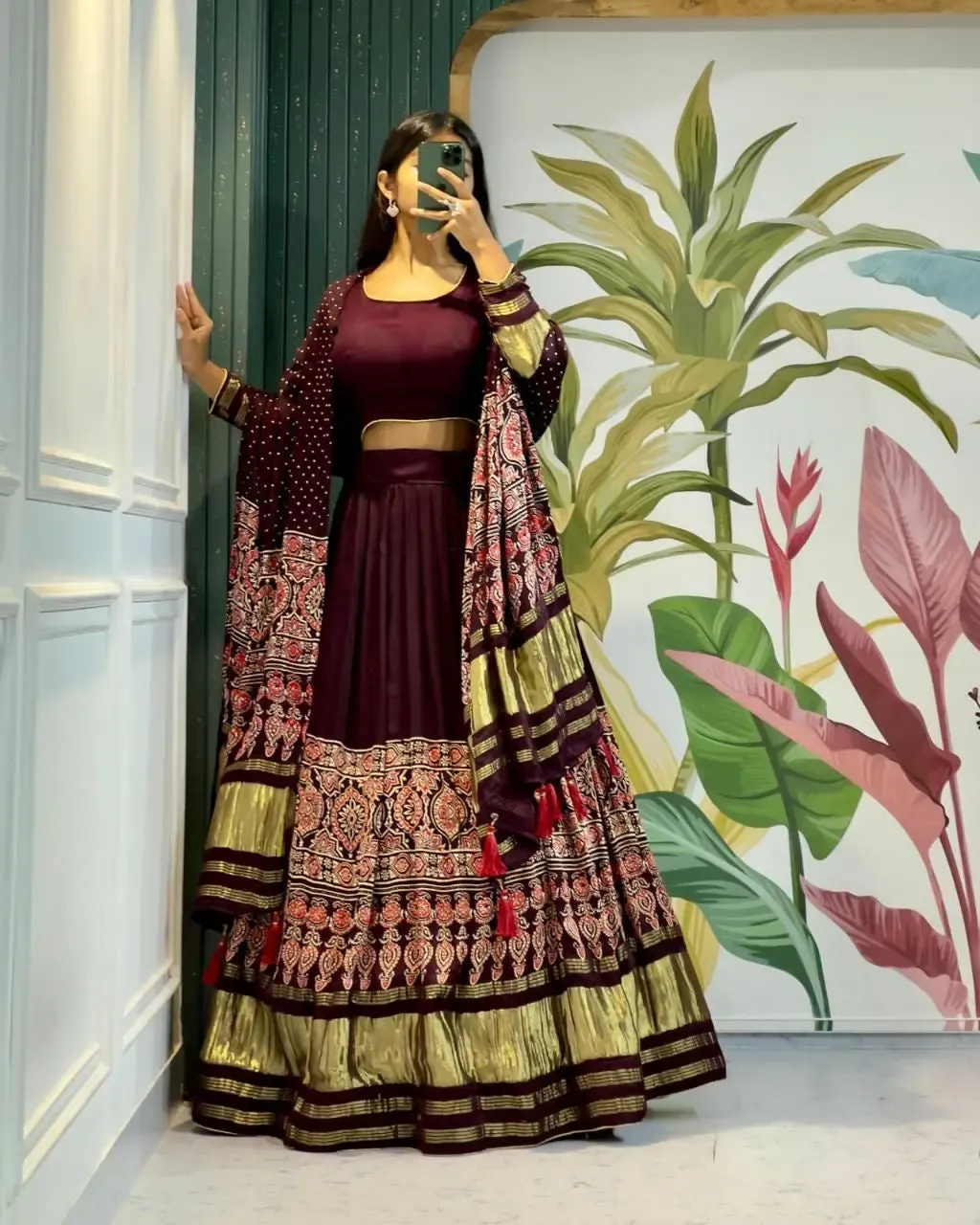 Red Bandhani Printed Chaniya Choli - Image 3