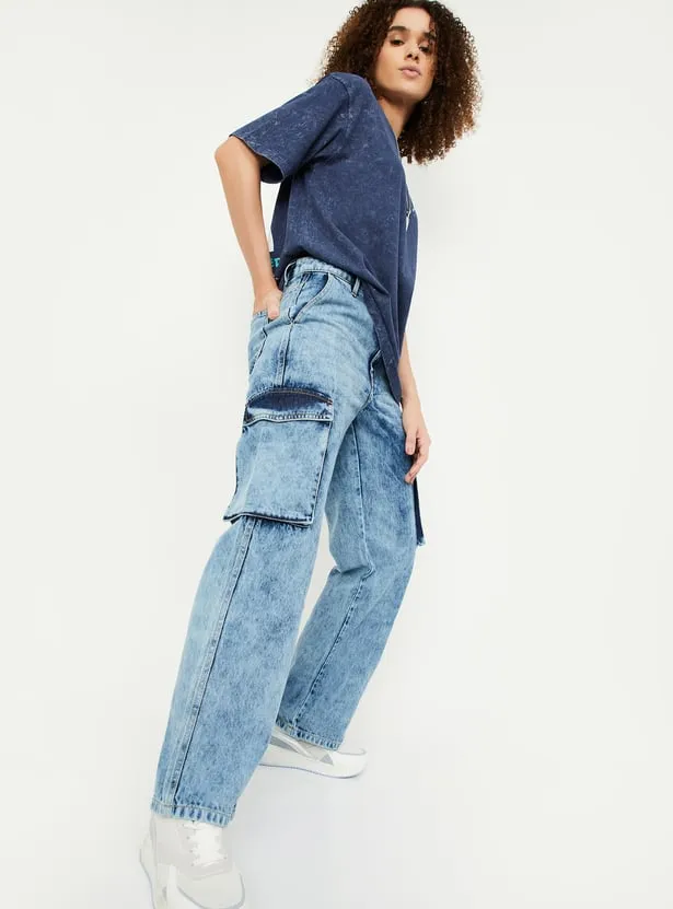 Mid-Blue Acid Wash Cargo Jeans – Utility Streetwear for Trend-Driven Style
